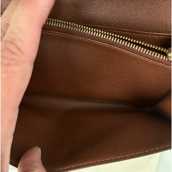 Louis Vuitton Monogram Leather Wallet - Picture 10 of 16